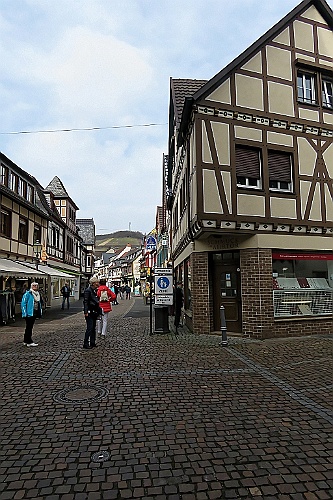 BadNeu (18)